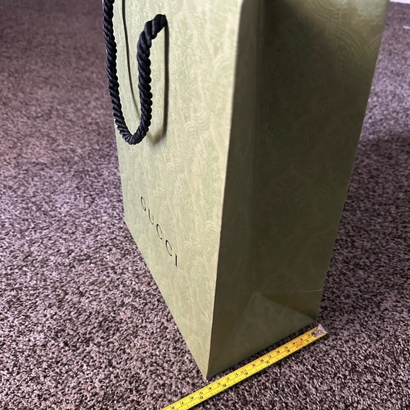 Mint Condition Gucci Gift Bag - Picture 4 of 6